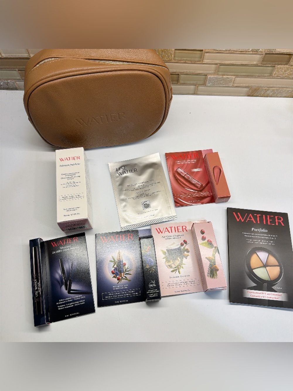 Women’s Skincare & Makeup Set in Tan